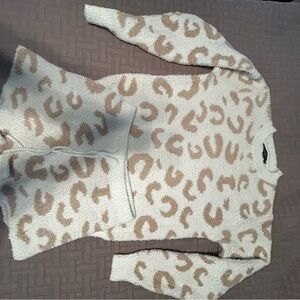 Amazon Women's Cream and Tan Pajama Set